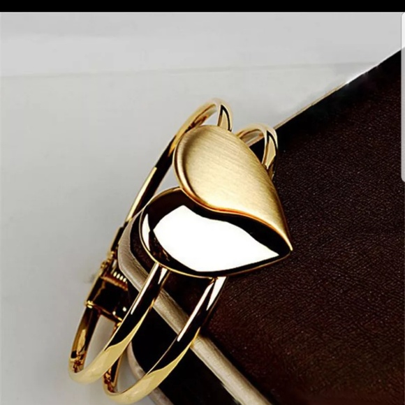 New Heart bangle bracelet cuff - Picture 2 of 8